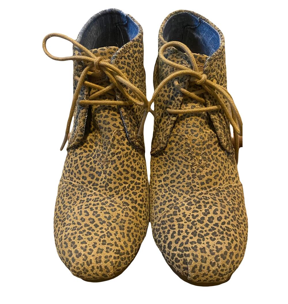 Tom’s Desert Wedge Bootie Cheetah Suede Size 8 Leopard Animal Print